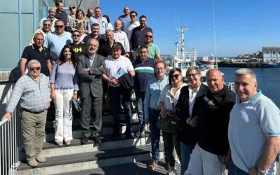 En Ribeira o candidato do PP ás europeas, Francisco Millán Mon, reúnese co sector pesqueiro