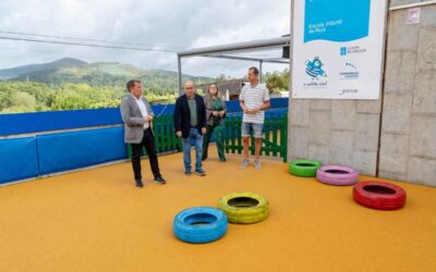 O Consorcio financia melloras no patio da escola infantil de Rois para reforzar a seguridade do alumnado