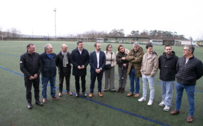 A Deputación e o Concello de Lousame investirán máis de 204.000 euros na renovación do céspede artificial do Campo de Cabanetán