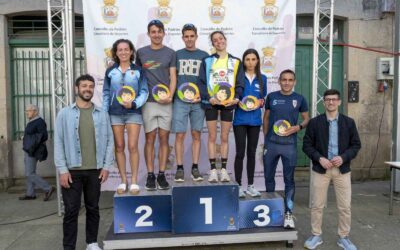 Emma Méndez e Iñaki Pena-Manso gañan en Padrón unha Carreira de Pascua con 700 atletas