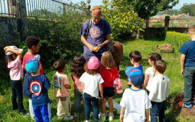 O alumnado do CPR Ntra. Sra. do Monte Carmelo (A Pobra) viviu unha xornada de aprendizaxe e natureza na Granxa Escola Serantellos (Cambados)
